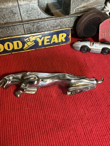 Vintage jaguar mascot - vintage,
