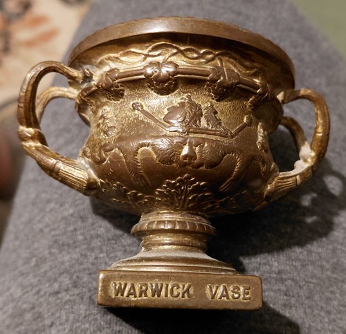 1930 car mascot warwick - 1930, vase