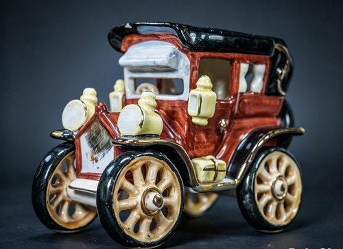 Vintage style ceramic - model, t
